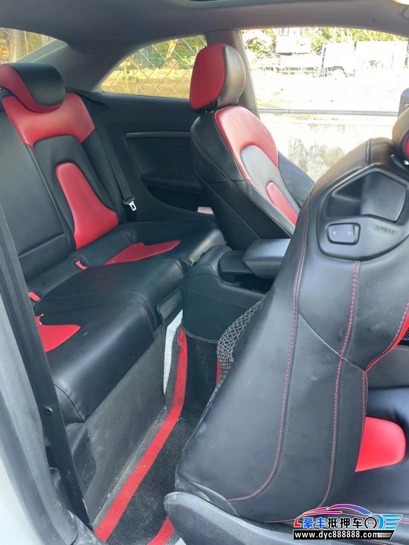 14年奥迪A5轿车抵押车出售