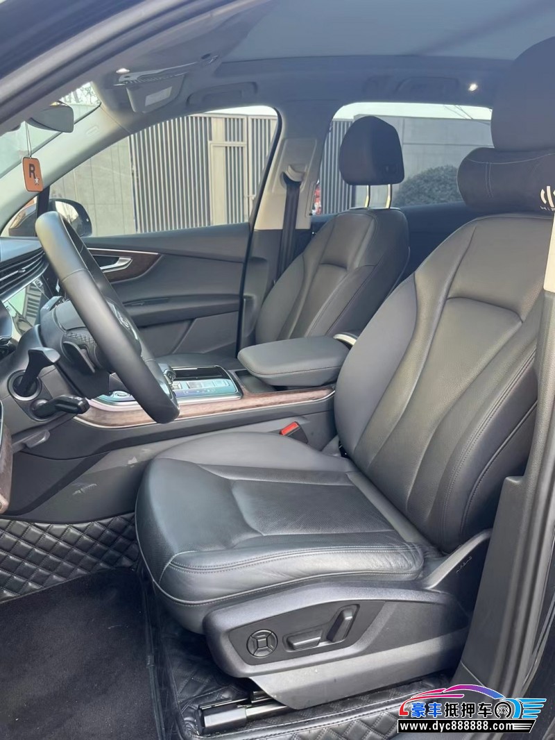 21年奥迪Q7轿车抵押车出售