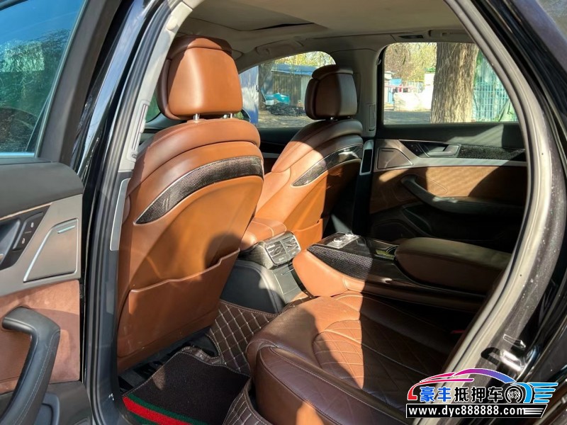 14年奥迪S8轿车抵押车出售