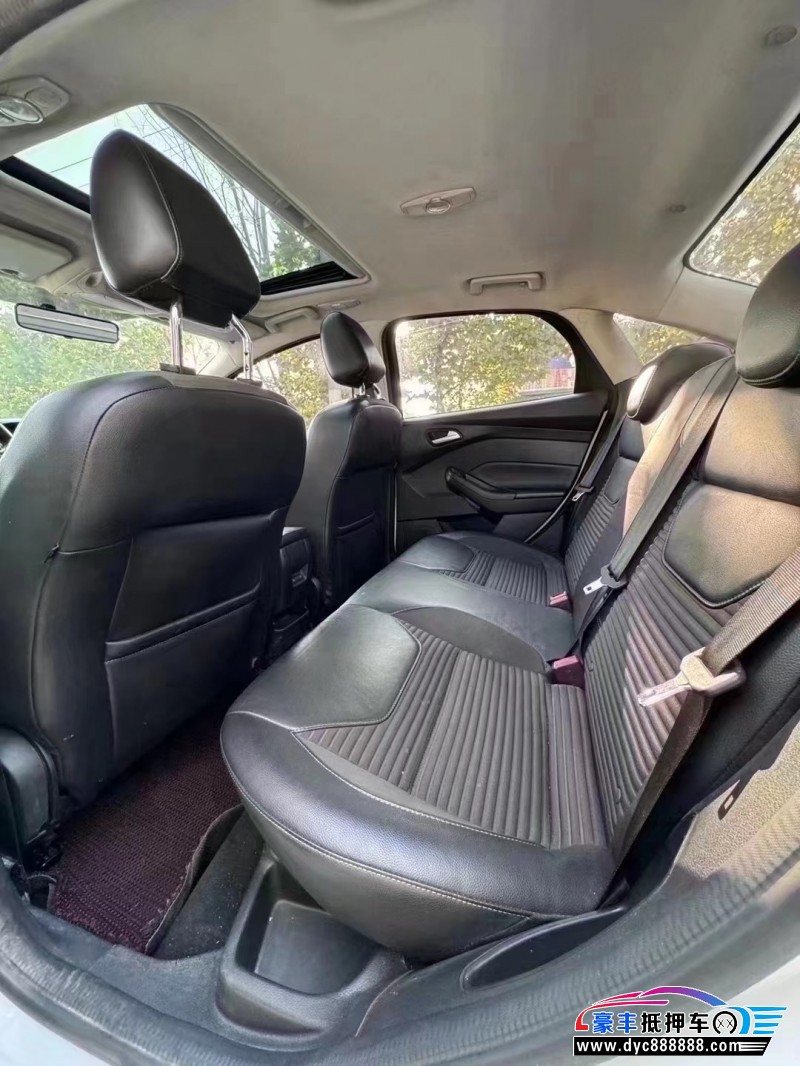 17年福特福克斯轿车抵押车出售