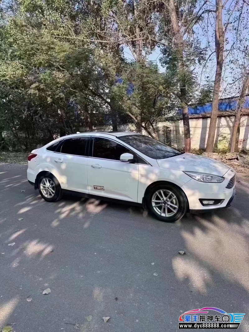 17年福特福克斯轿车抵押车出售