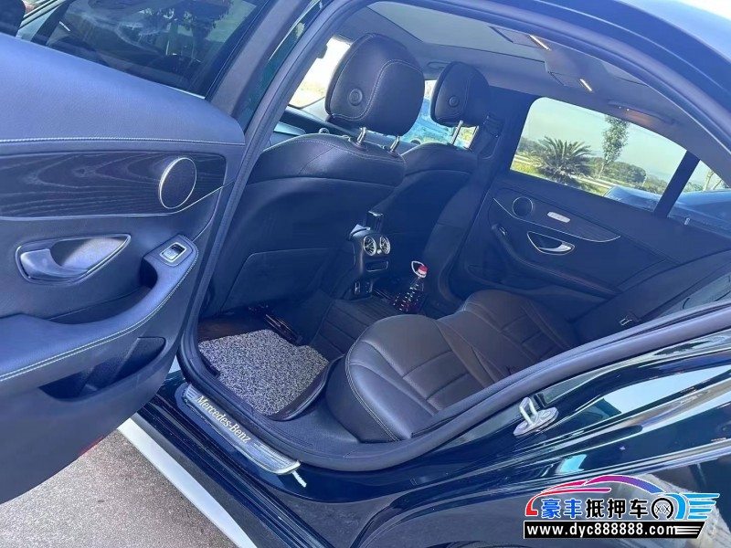 21年奔驰C轿车抵押车出售