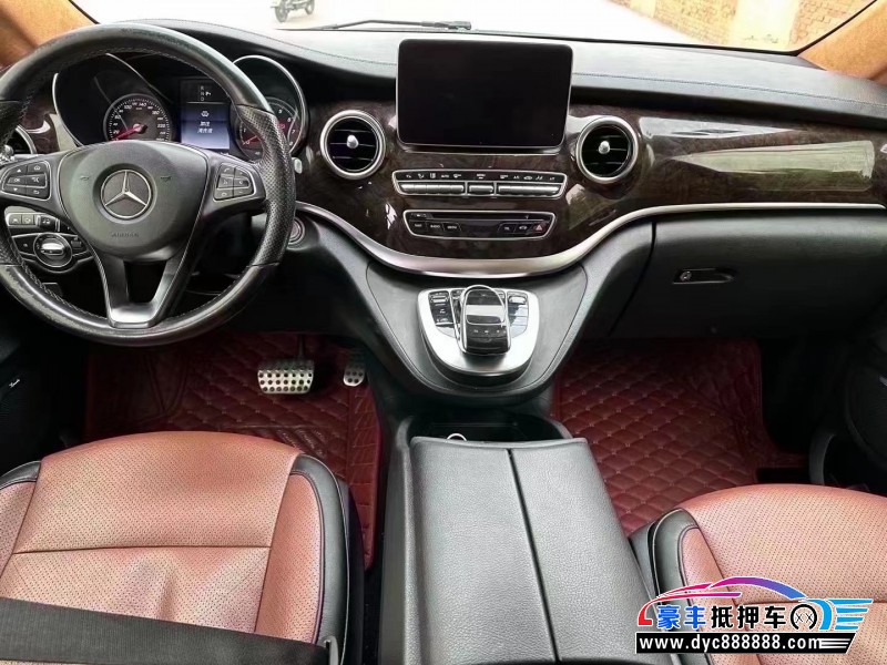 17年奔驰V轿车抵押车出售