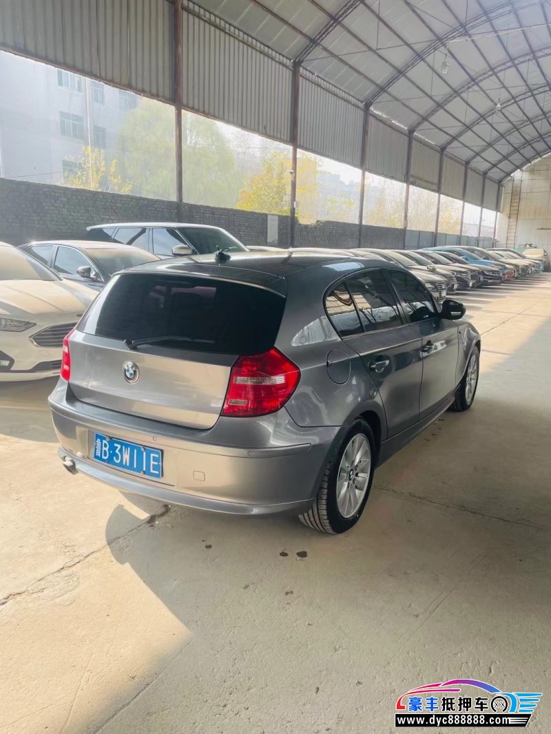 10年宝马1系轿车抵押车出售