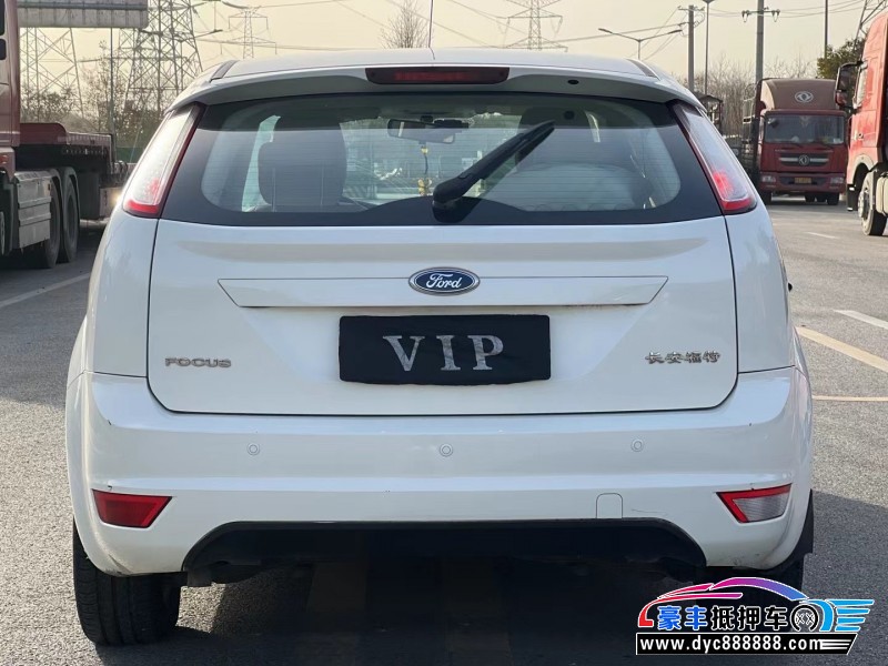 13年福特福克斯轿车抵押车出售