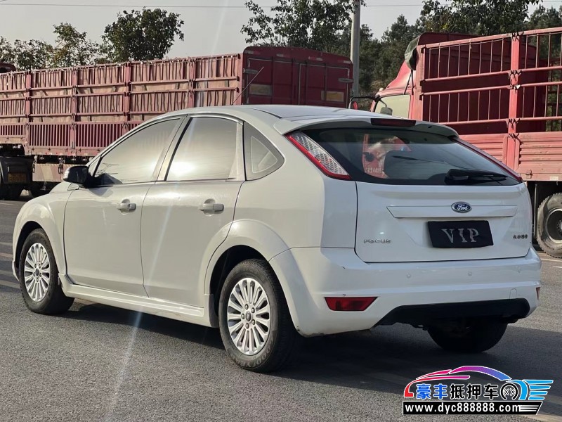 13年福特福克斯轿车抵押车出售