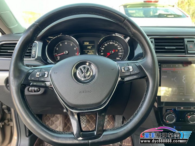 17年大众速腾轿车抵押车出售