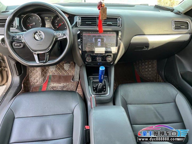 17年大众速腾轿车抵押车出售