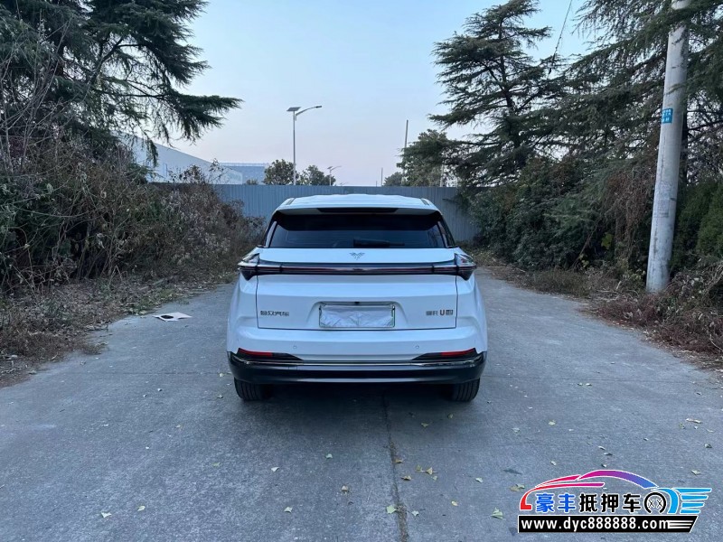 23年哪吒USUV抵押车出售