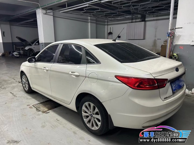 17年福特福睿斯轿车抵押车出售