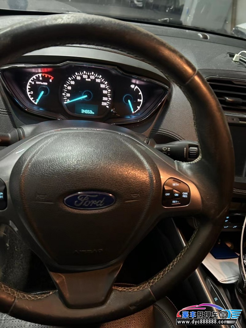 17年福特福睿斯轿车抵押车出售