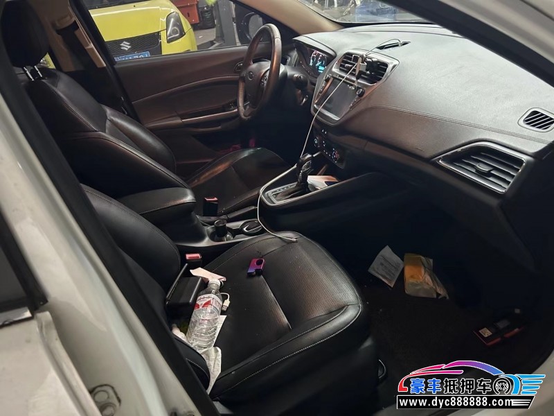 17年福特福睿斯轿车抵押车出售