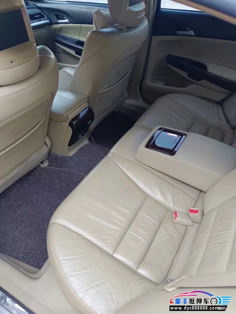 10年本田雅阁轿车抵押车出售