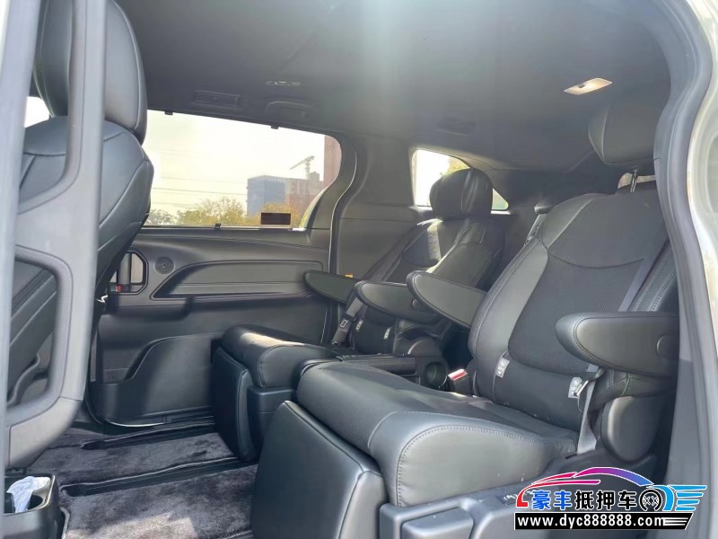 23年丰田塞纳MPV抵押车出售