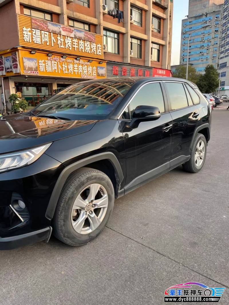 22年丰田RAV4荣放轿车抵押车出售