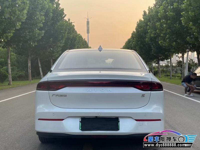 22年埃安E6轿车抵押车出售