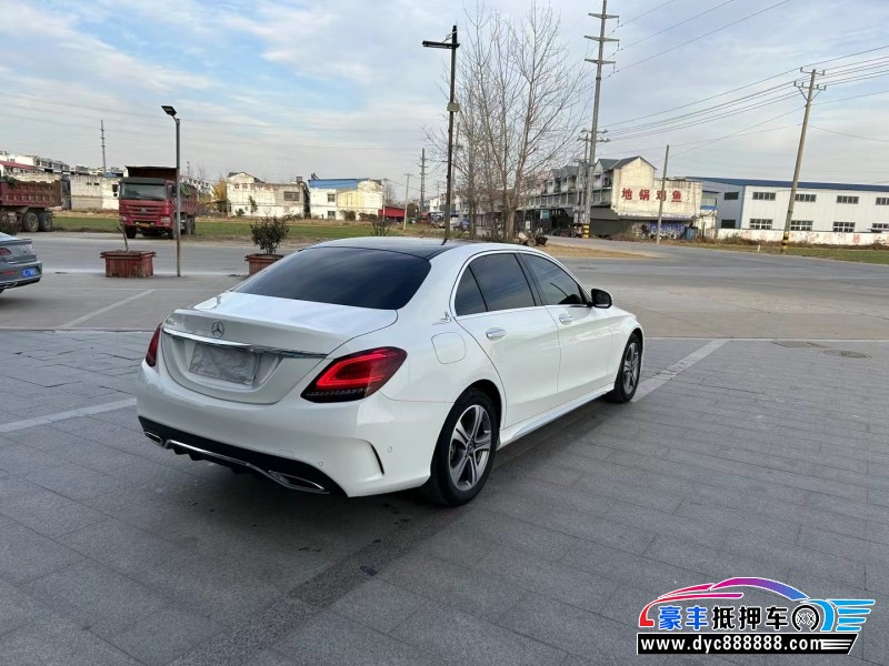 20年奔驰C轿车抵押车出售