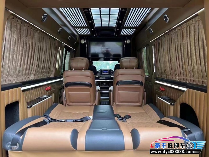 16年奔驰斯宾特轿车抵押车出售