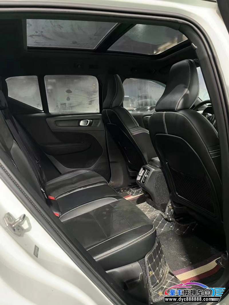 21年沃尔沃XC40轿车抵押车出售