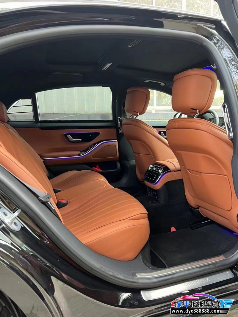 23年奔驰迈巴赫S级轿车抵押车出售