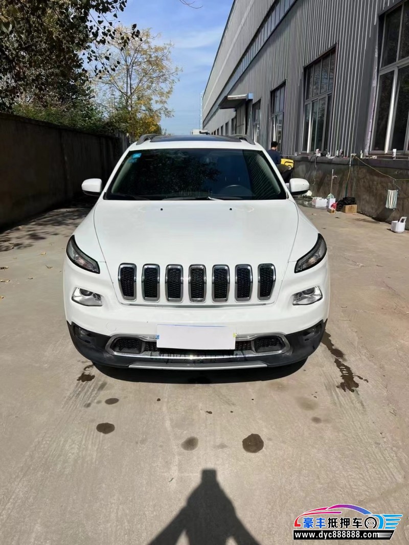 18年Jeep自由光轿车抵押车出售