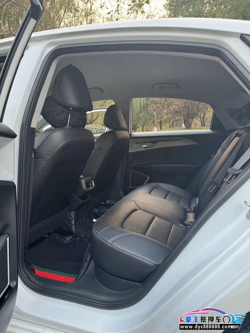 22年吉利几何轿车抵押车出售