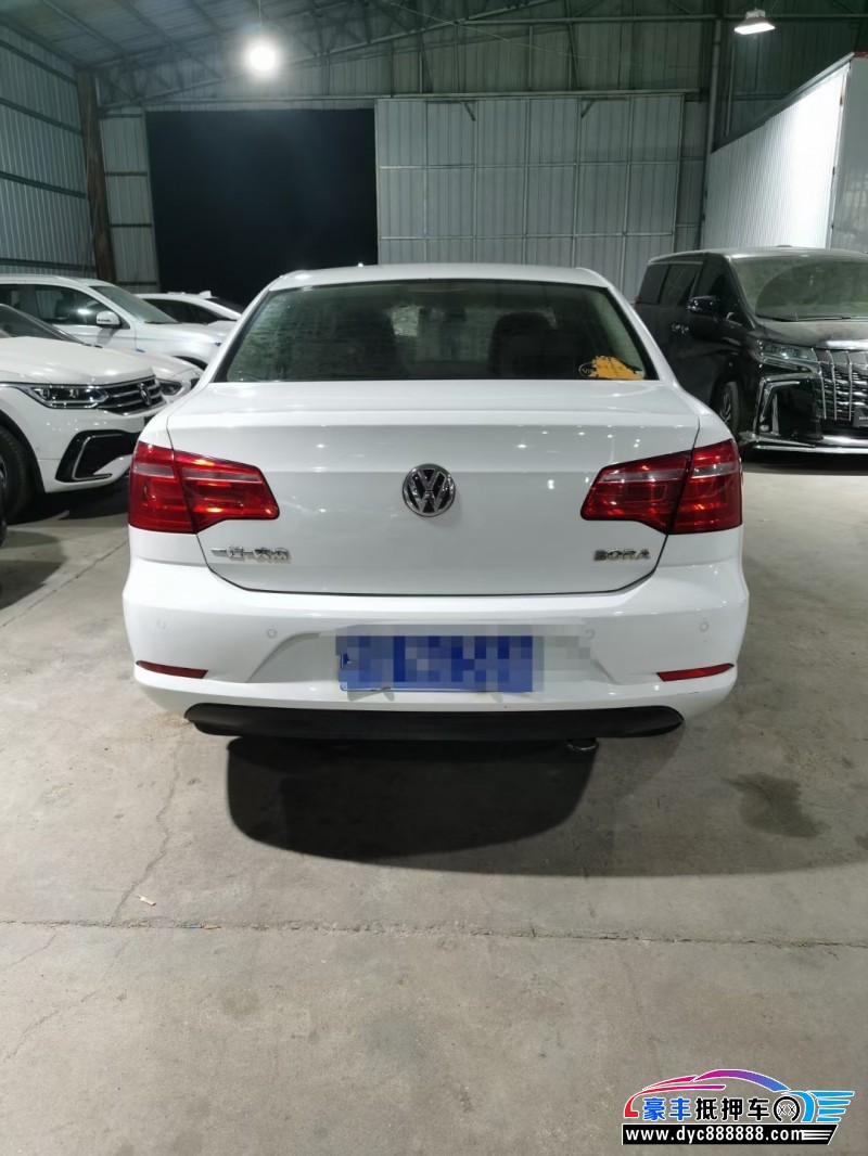 13年大众宝来轿车抵押车出售