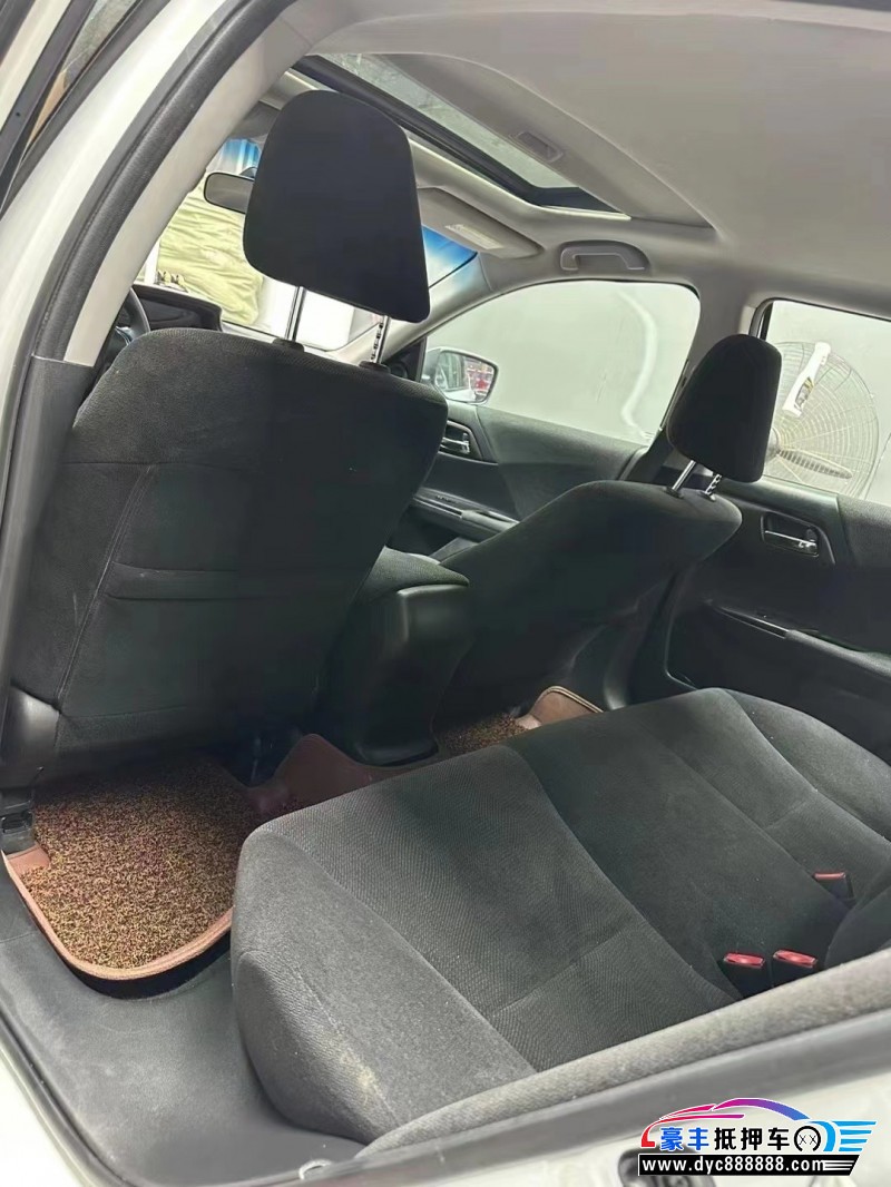 16年本田雅阁轿车抵押车出售