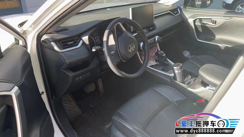 22年丰田威兰达轿车抵押车出售