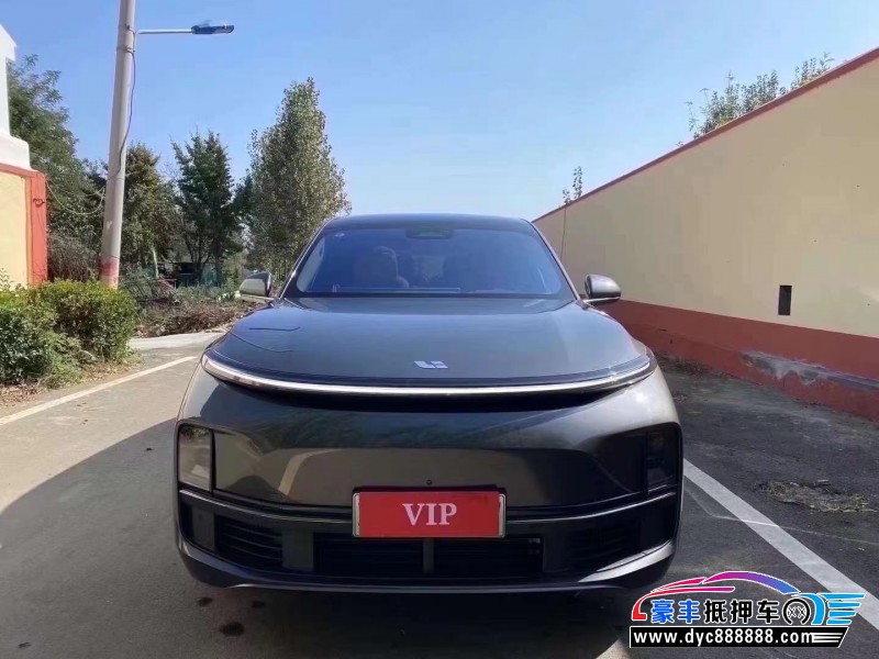 23年理想L8轿车抵押车出售