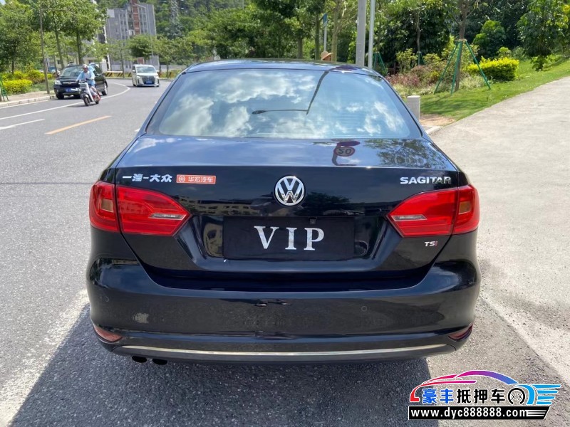 14年大众速腾轿车抵押车出售