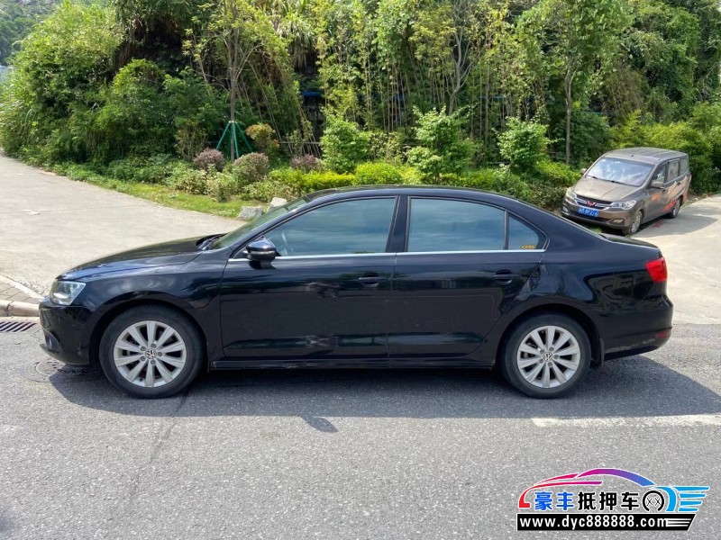 14年大众速腾轿车抵押车出售