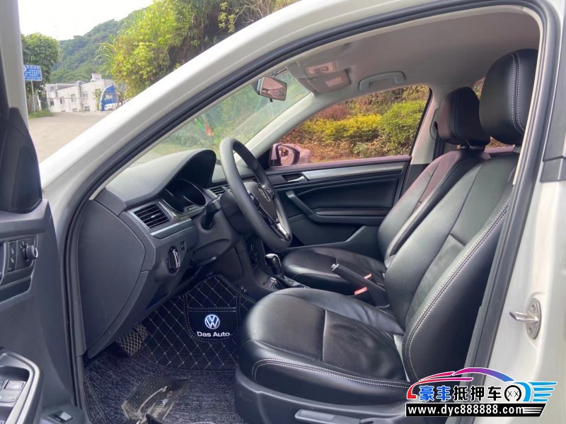 18年大众宝来轿车抵押车出售