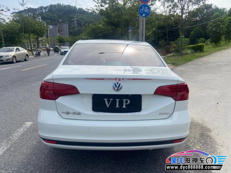 18年大众宝来轿车抵押车出售