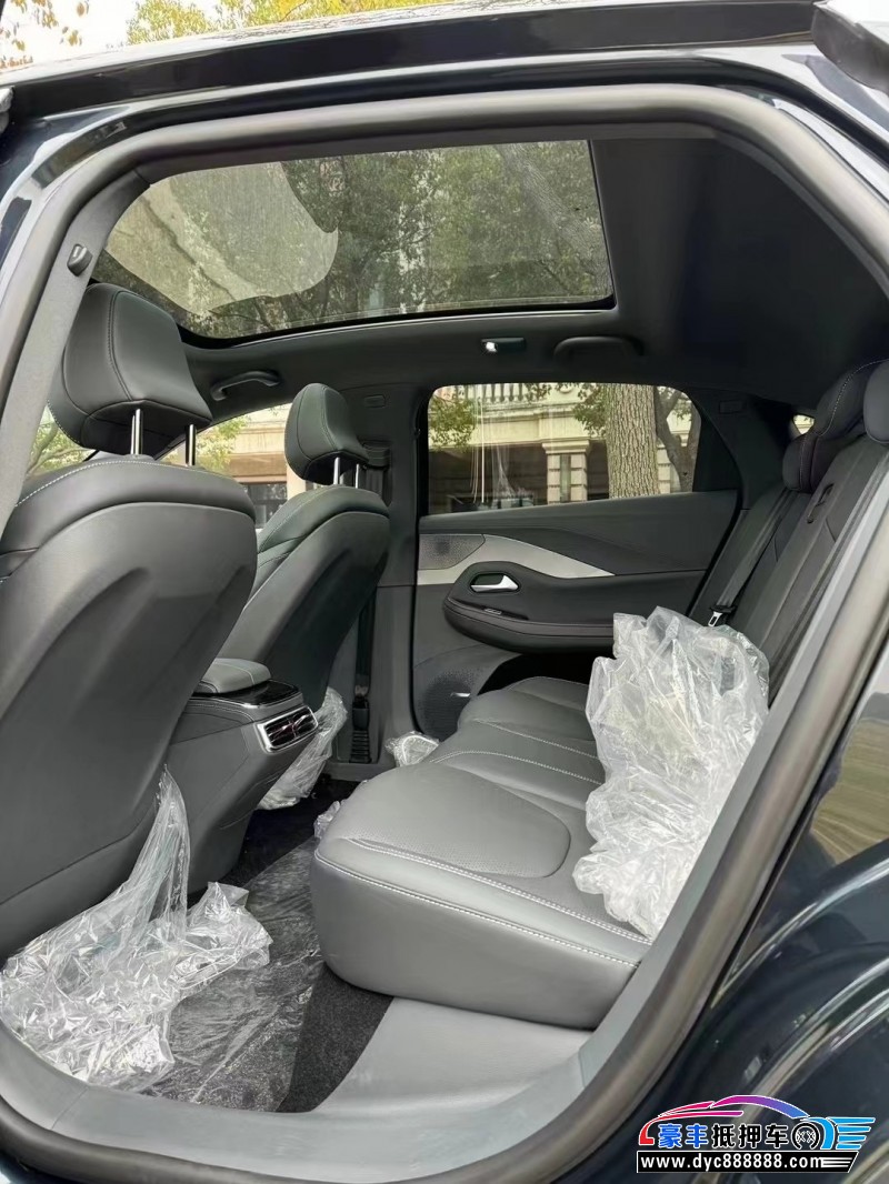 23年极狐阿尔法S轿车抵押车出售