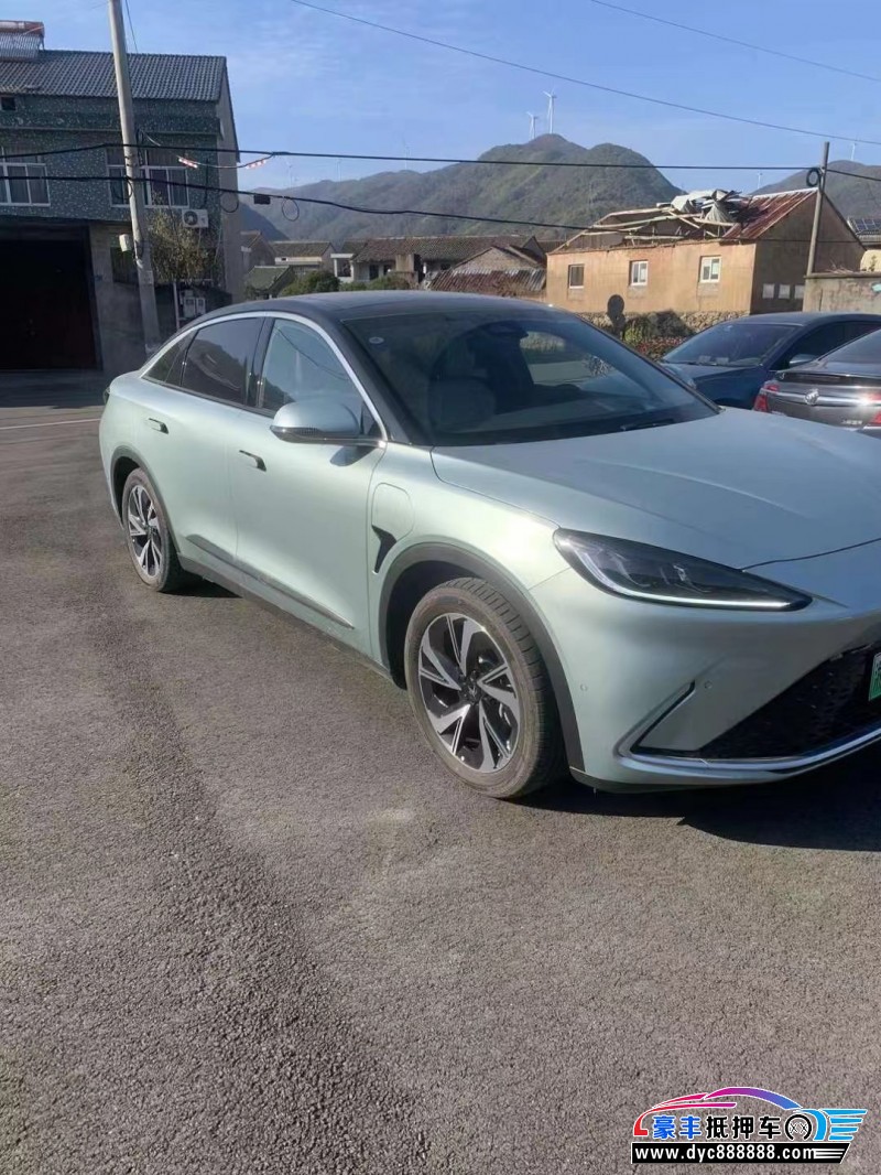 23年极狐阿尔法S轿车抵押车出售