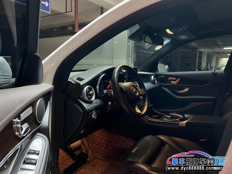 18年奔驰GLC轿车抵押车出售