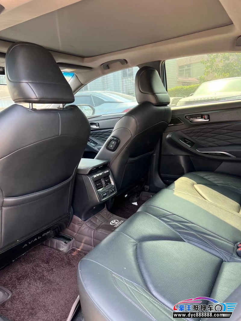 20年丰田亚洲龙轿车抵押车出售