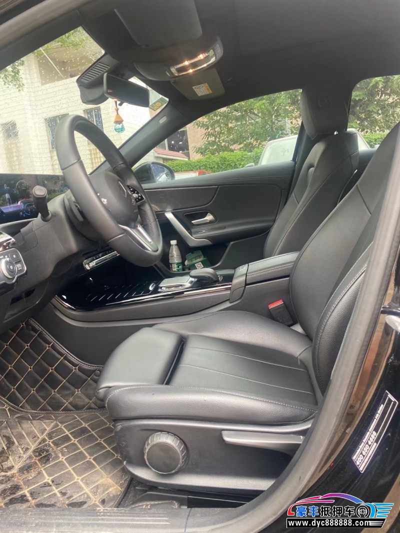 20年奔驰A轿车抵押车出售