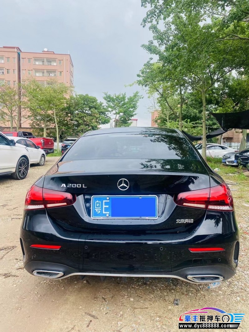 20年奔驰A轿车抵押车出售