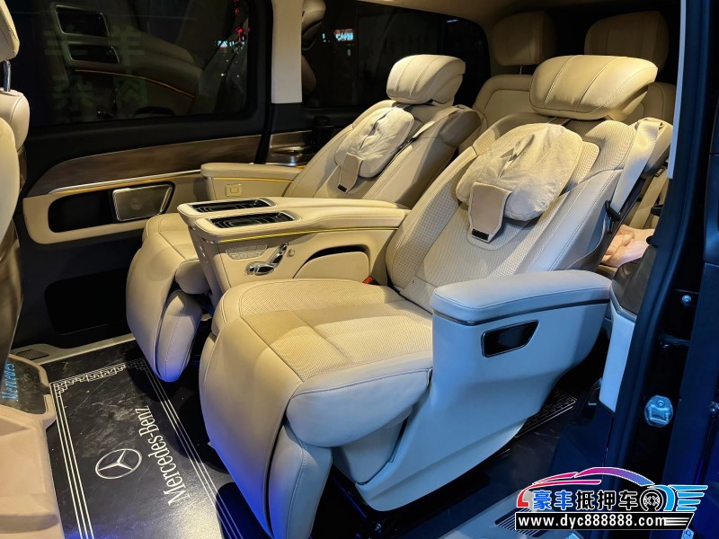 23年奔驰V轿车抵押车出售