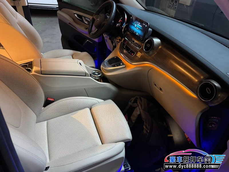 23年奔驰V轿车抵押车出售