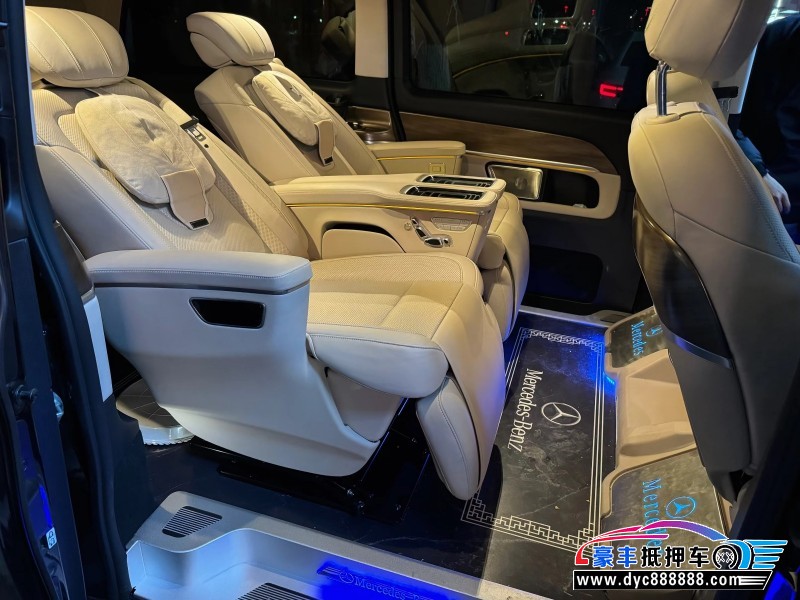 23年奔驰V轿车抵押车出售