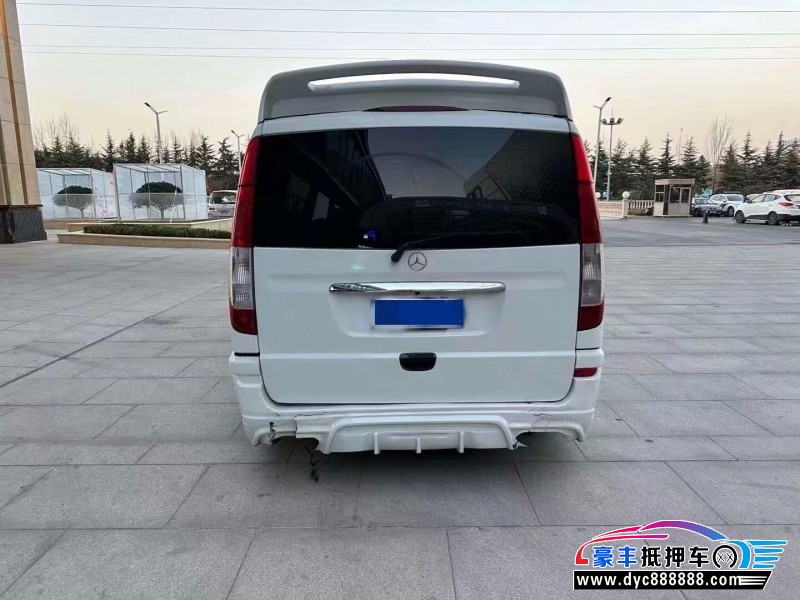 14年奔驰威霆轿车抵押车出售