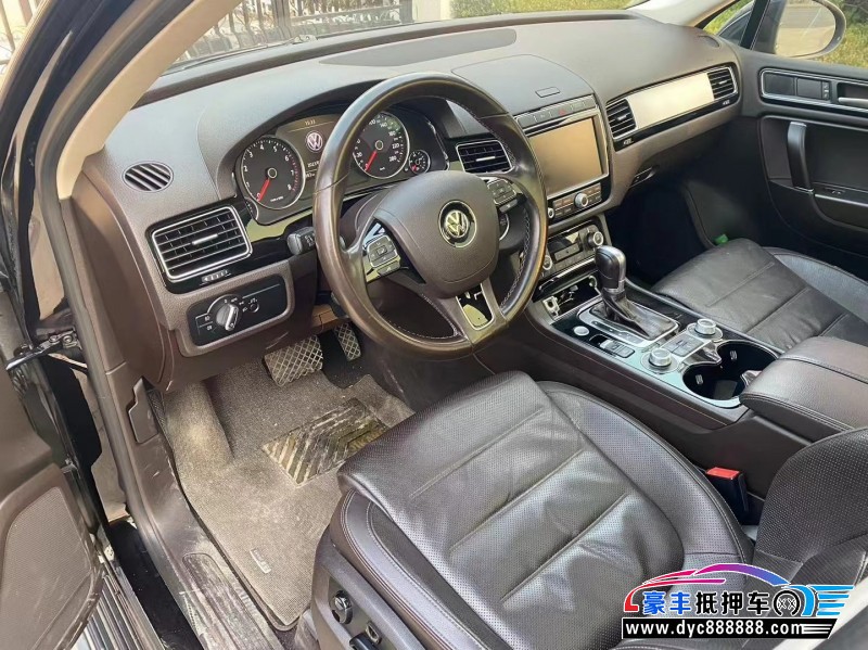 18年大众途锐轿车抵押车出售