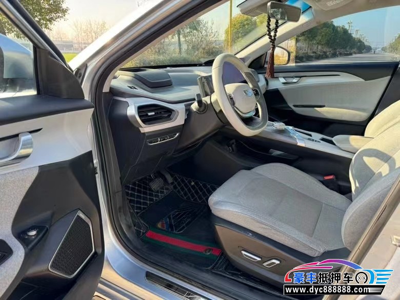 20年吉利几何轿车抵押车出售