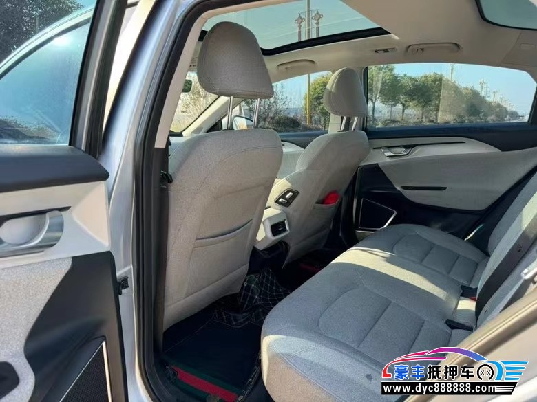 20年吉利几何轿车抵押车出售