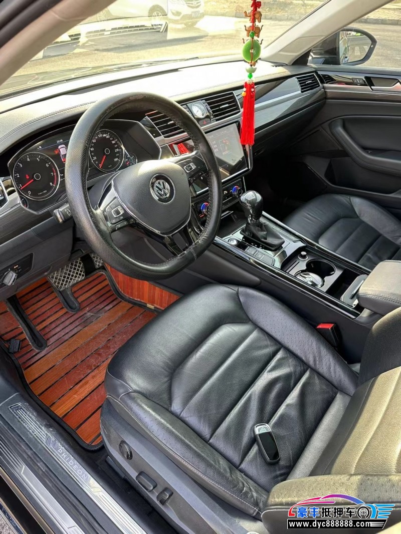 18年大众辉昂轿车抵押车出售