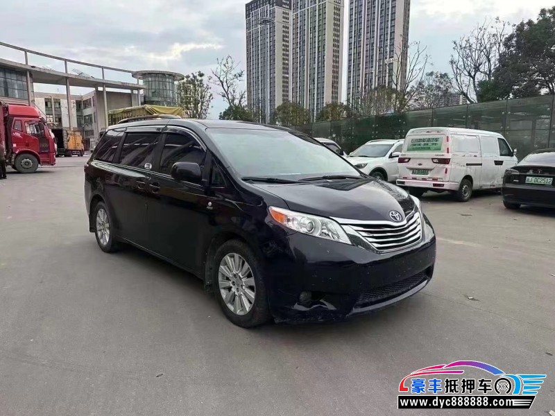 16年丰田塞纳轿车抵押车出售