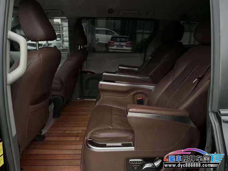 16年丰田塞纳轿车抵押车出售